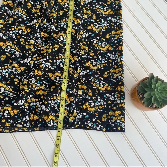 Ditsy floral wrap skirt Size 1X NEW - Picture 14 of 14
